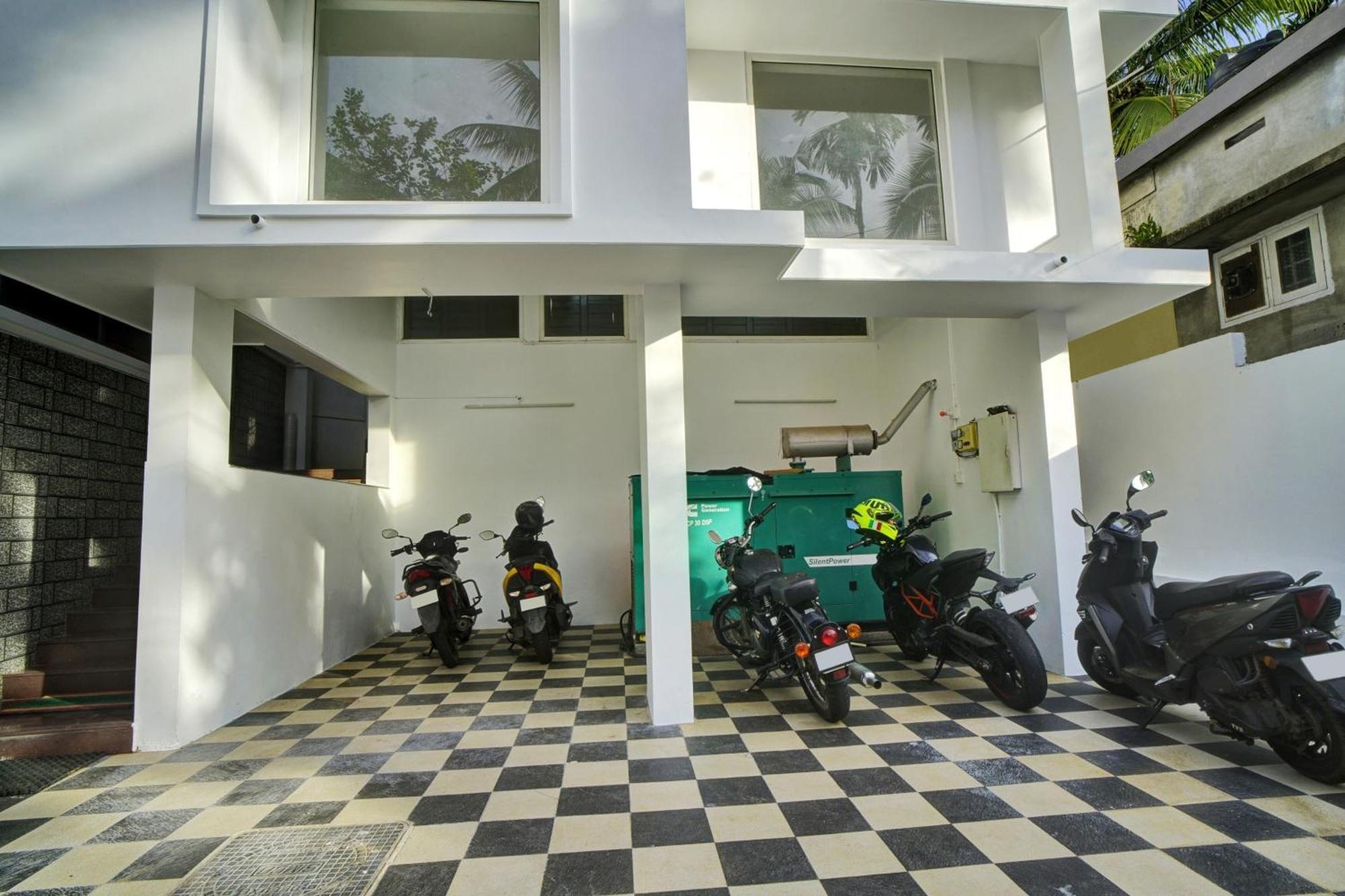 Hotel O Crystal Executive Suites Kochi Εξωτερικό φωτογραφία